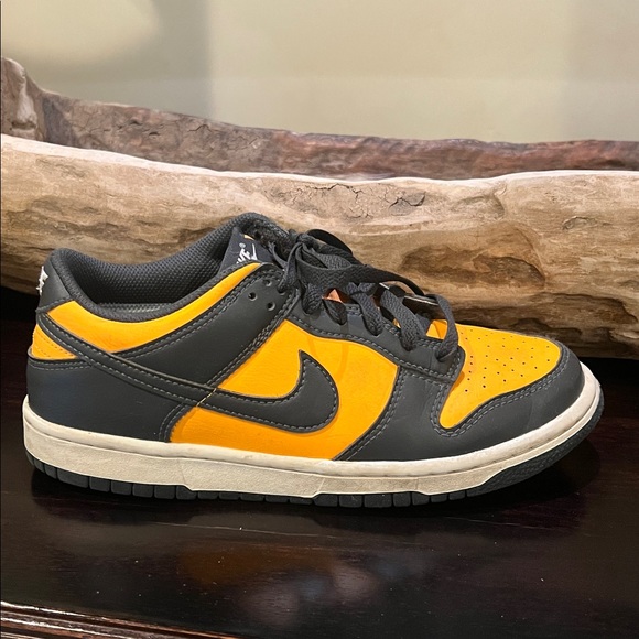 Nike Kids Grade School Dunk Low Sneakers - Picture 12 of 16